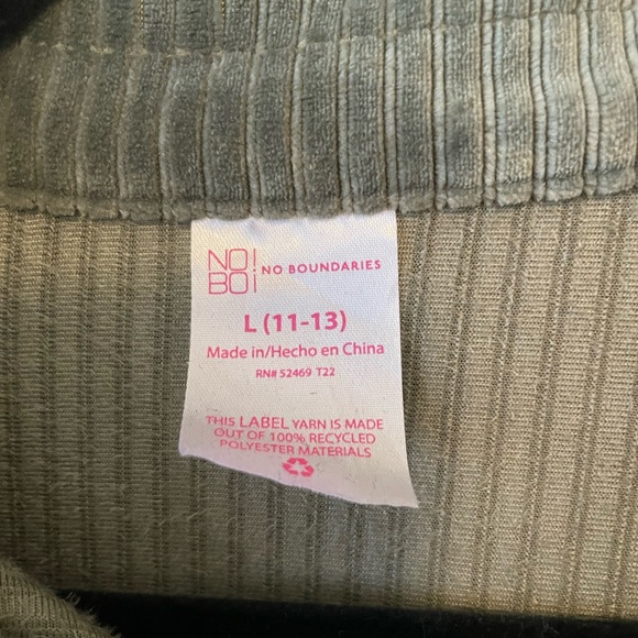 Button down - Picture 2 of 2